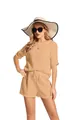 Gros plan sur la texture gaufrée de cet ensemble deux pièces beige pour femme et short - Kaki