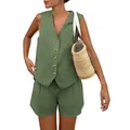 Dettaglio del set a due pezzi verde oliva con gilet con scollo a V e pantaloncini chic. - Taglia S / Top E Pantaloni / Verde militare
