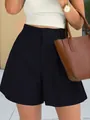 Gedetailleerd overzicht van modieuze zwarte A-lijn shorts met hoge taille voor dames - S / Bottoms / Marineblauw