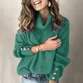 Pull en maille verte à col roulé pour femme avec texture côtelée et boutons aux poignets - Vert
