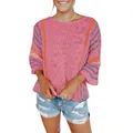 Lässiger Damen-Strickpullover in Rosa mit ausgestellten Ärmeln und bunten Streifen. - Gestreift Rosarot