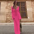 Pinkes Häkel-Strick-Strand-Maxikleid mit V-Ausschnitt und eleganten langen Ärmeln. - S / Oberteil Und Unterteil / Fuchsia