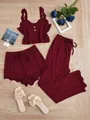 Vue détaillée d'un ensemble de pyjama 3 pièces bordeaux avec bordure en dentelle chic - Bordeaux