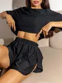 Elegantes schwarzes 2-Teiler-Pyjama-Set für Damen mit kurzen Ärmeln und Schlitz-Shorts - S / Oberteil Und Unterteil / Schwarz