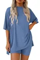 Detailansicht des blauen Oversized-T-Shirts mit passenden Biker-Shorts für Damen - Dunkelblau