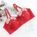 Roter Push-up-BH in Übergröße mit eleganter weißer Blumen-Spitzenstickerei - 40C/90C / Oberteile / Rot