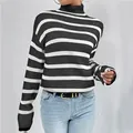 Maglione in maglia a collo alto a righe orizzontali bianco e nero per donna, moda autunnale - Taglia S / Top / A Righe Nere