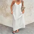 Volledig aanzicht van een witte maxi-jurk met V-hals en textuur voor de zomer - S / Top And Bottom / Wit