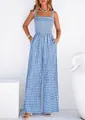 Detailfoto van de blauw-witte ruitjes jumpsuit met gesmokt bovenstuk en wijde pijpen. - S / Top And Bottom / Saffierblauw