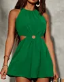 Tutina verde con allacciatura al collo senza maniche e dettaglio anello - Verde brillante