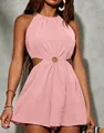 Elegante pagliaccetto rosa con scollo all'americana, anello e dettaglio in vita. - Rosa