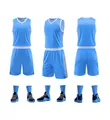 Completo da basket americano azzurro a secco rapido con scarpe sportive abbinate - 3XS / Top E Pantaloni / Celeste