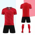 Ensemble maillot de foot rouge vif pour hommes et enfants avec short et chaussettes - 4XS / Haut Et Bas / Rouge