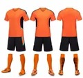 Conjunto de fútbol naranja y negro con camiseta y pantalón, vistas desde varios ángulos - 20 / Top Y Pantalón / Naranja