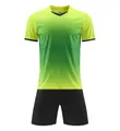 Vorderansicht des gelb-grünen Fußballtrikots mit Sternenmuster und schwarzer Shorts - Gelb