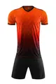 Gedetailleerd overzicht van een oranje en zwart verloop voetbaltenue met een modern V-hals design - Oranje