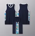 Dettaglio del set da basket blu scuro con motivo a onde laterali e bordo bianco - Blu zaffiro