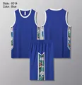 Completo da basket blu reale con vista fronte e retro della maglia e pantaloncini - Blu Reale