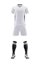 Kit da calcio bianco ad asciugatura rapida con maglia, pantaloncini, calze e scarpe. - Bianco