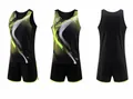 Detalle del uniforme de atletismo negro con patrones abstractos amarillos vivos - Hombres M / Top Y Pantalón / Negro
