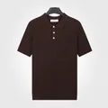 Polo à manches courtes pour hommes en maille côtelée effet soie glacée brun café - M / Hauts / Café