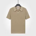 Polo en maille de soie glacée marron classique pour hommes avec un design à manches courtes - M / Hauts / Marron