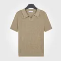 Polo en tricot de soie glacée pour hommes avec un design en maille respirante couleur tan - M / Hauts / Chameau