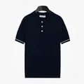 Elegante, ademende herenpolo van ijszijde met korte mouwen in de kleur koningsblauw - M / Tops / Saffierblauw