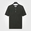 Heren gebreid T-shirt met korte mouwen, Henley-hals, legergroen met verticale strepen - Legergroen