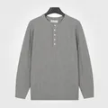 Pull classique en tricot à manches longues pour hommes avec boutons en gris de qualité - M / Hauts / Gris