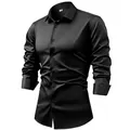 Vista detallada de una camisa de vestir de satén negro de manga larga para hombre para ropa formal - M / Tops / Negro