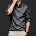 Camisa de vestir para hombre en satén de seda gris con acabado resistente a las arrugas - 3XL / Tops / Gris oscuro