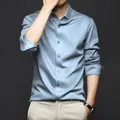 Premium hellblaues Satin-Langarm-Businesshemd für Herren mit Seidenglanz-Optik und Stil - 38/S / Oberteile / Dunstblau Langarm