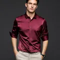 Elegantes Herren-Seidenhemd in Weinrot, langärmliges Satin-Design, bügelfreies Businesshemd - 38/S / Oberteile / Burgunderrot Langarm