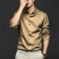 Premium Herrenhemd aus champagnergoldener Seide und Satin für den Business-Casual-Look - 38/S / Oberteile / Khaki Langarm