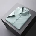Camisa de hombre de manga corta 100% algodón sin plancha en color verde frijol - 38 / Tops / Verde Judía