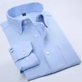 Camicia da uomo in tessuto oxford azzurro a maniche lunghe con colletto botton-down - 38 / Top / Blu Cristallo