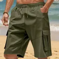 Detailansicht einer olivgrünen Cargo-Shorts mit großen Seitentaschen und Kordelzug - S / Unterteile / Armeegrün