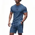 Casual sportset voor heren met blauw t-shirt met korte mouwen en bijpassende short - S / Boven- En Onderstuk / Denim Blauw