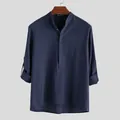 Primer plano de camisa de lino azul marino con cuello mao y detalles de costura rojos - S / Tops / Azul marino