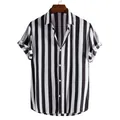 Detalle de una camisa casual para hombre con llamativas rayas negras y blancas. - S / Tops / Negro