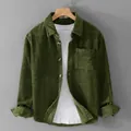 Chaqueta de camisa de pana verde bosque para hombre con detalle de bolsillo en el pecho - M / Tops / Verde