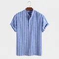 Camicia pullover da uomo a maniche corte a righe bianche e blu per l'estate fresca - Taglia S / Top / Blu