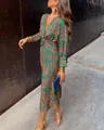 Robe midi élégante vert forêt avec imprimé cachemire et col en V pour l'automne - S / Haut Et Bas / Vert Foncé