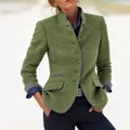 Elegante groene tweed jas voor dames met knoopjes en contrasterende biezen. - S / Tops / Grasgroen