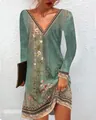 Elegante abito verde vintage a fiori con scollo a V e motivi etnici in stile bohémien - Taglia S / Top / Maniche lunghe / Verde