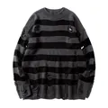 Übergroßer, locker gestreifter Strickpullover mit grauen und schwarzen Querstreifen - Grau Schwarz Gestreift
