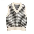 Classic black and white houndstooth knit vest with V-neck and side slits for women - S / Tops / Apricot Black