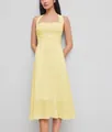 Vue détaillée d'une robe mi-longue jaune évasée de style français à col carré - XS / Haut Et Bas / Jaune