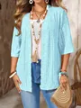 Elegante Damen Strickjacke hellblau mit Lochmuster im Bohemian-Stil und Accessoires - Himmelblau
